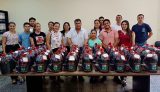 Intendencia de Acahay obsequió productos hechos por PPL para apoyar la reinserción social y laboral