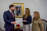 Ministro Nicora recibió proyecto de ley notarial preparado por el Colegio de Escribanos del Paraguay
