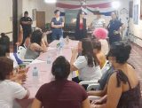 Empresaria solidaria llega con regalos de Navidad al Buen Pastor en visita a MPL extranjeras