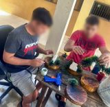 Adolescentes del Centro Educativo Sembrador, de  Villarrica, se preparan para las fiestas navideñas
