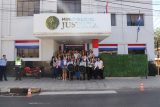Serenata especial y rosas para madres trabajadoras del Ministerio de Justicia